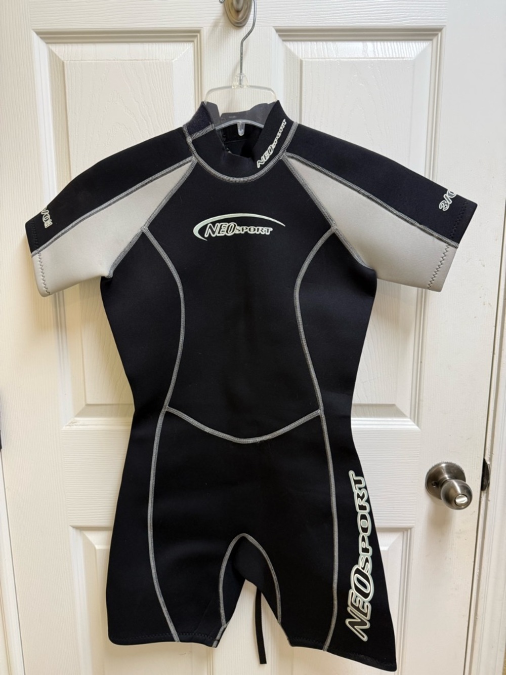 Unisex 2mm Short Sleeve Wetsuit One-Piece - Black with Gray Panels